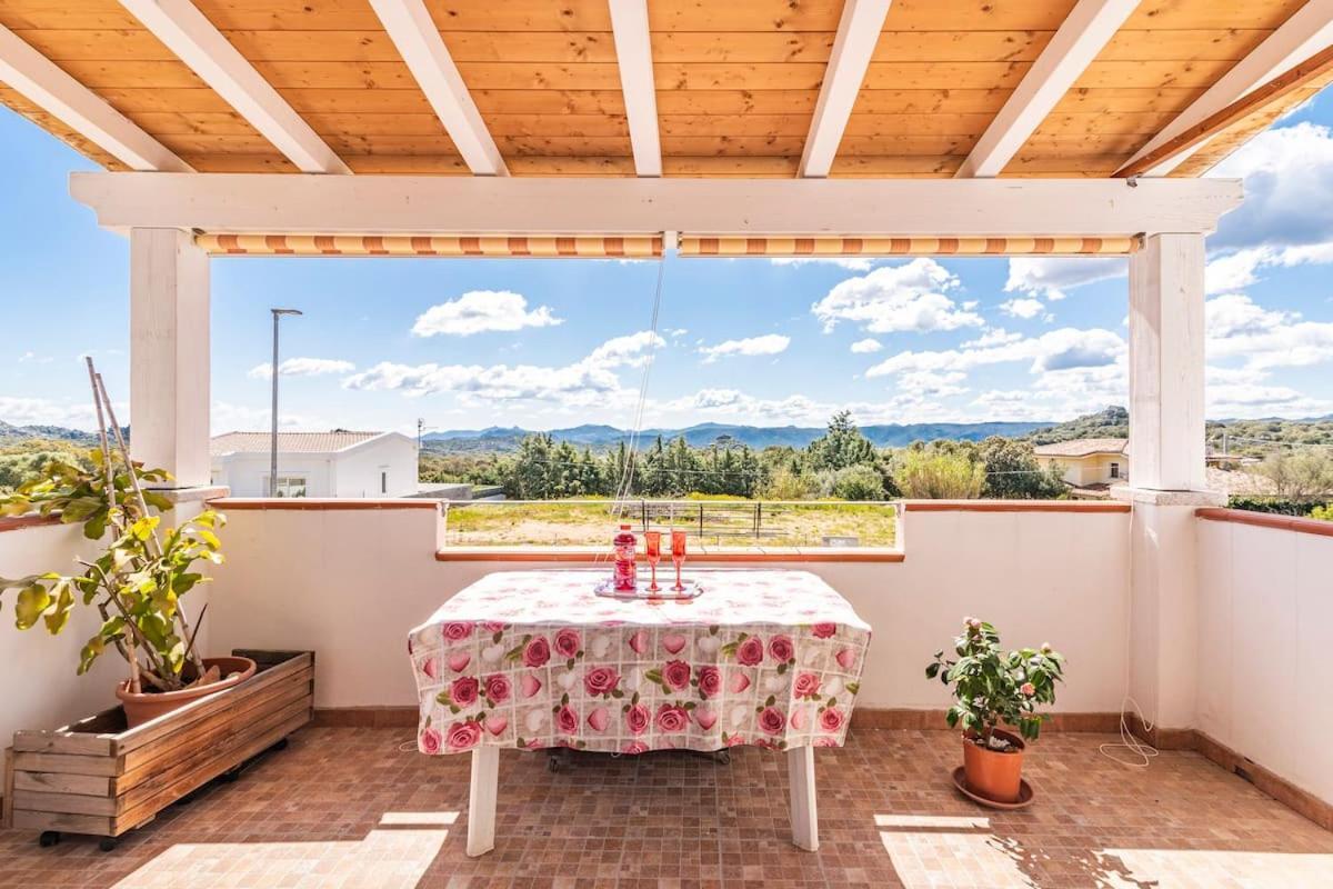 Insula -- Telti Hotel Екстериор снимка